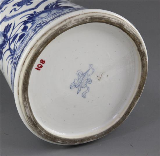 A tall Chinese blue and white waisted cylindrical jar and cover, Kangxi period, height 38cm